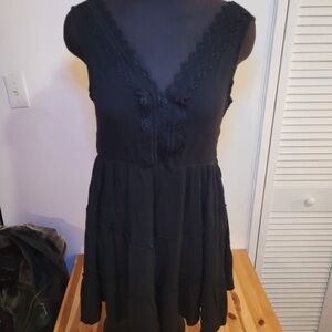 Elegant Black Sleeveless Dress
